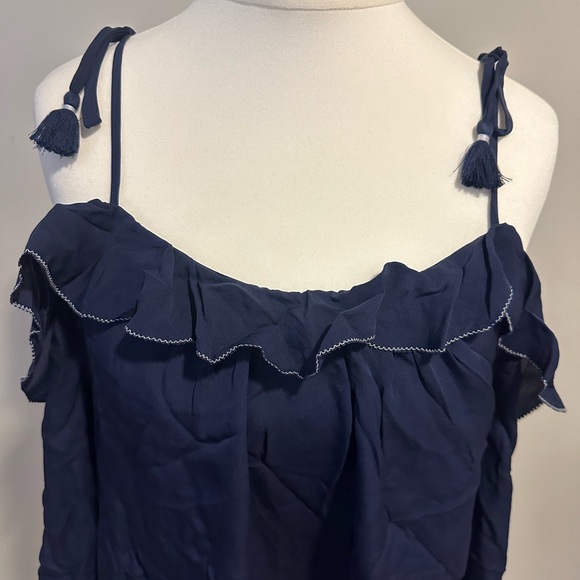 Joie “Eukene” 100% silk cold shoulder top. Sz Medium NWOT - Picture 9 of 11